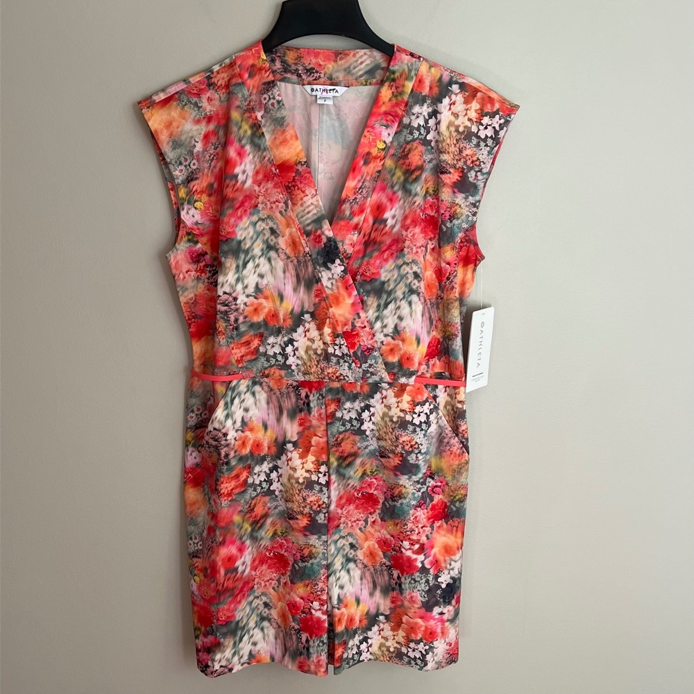 Athleta Marlow Romper Floral V-Neck Multi Small NEW Lightweight Pockets Summer